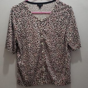 Short sleeved Cheetah print sweater